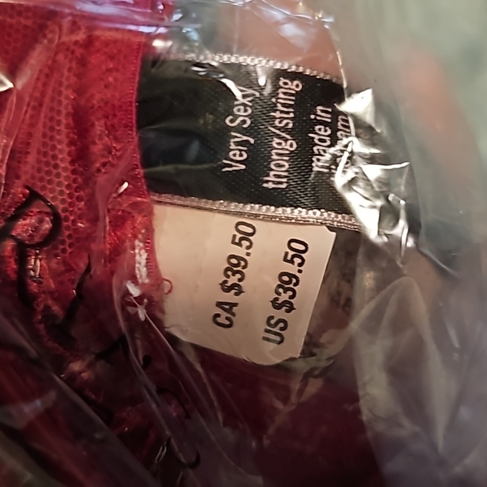 NWT Victoria's Secret Very Sexy pleather thong - Picture 3 of 4